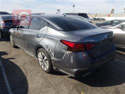 نيسان ألتيما